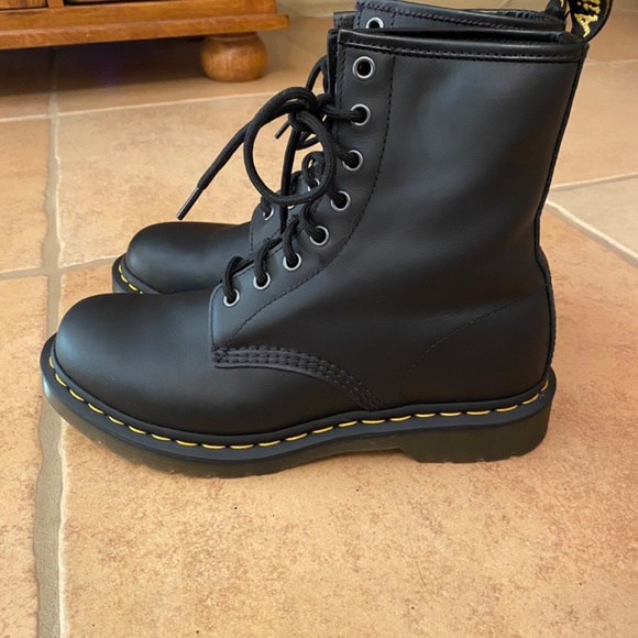 Doc Martens - Picture 2 of 9